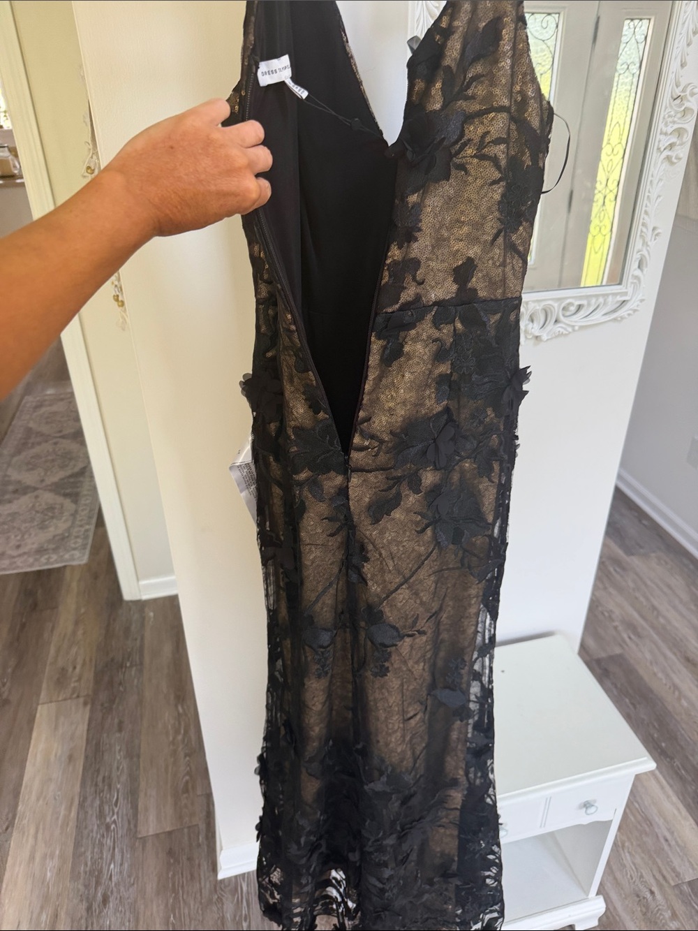 Dress the Population Sharon Gown v Neck, Mermaid black lace gold sequins NWT - Picture 9 of 10